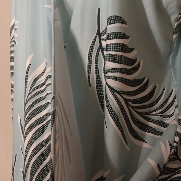 Tropical Leaf Print Cami Top - Picture 3 of 8